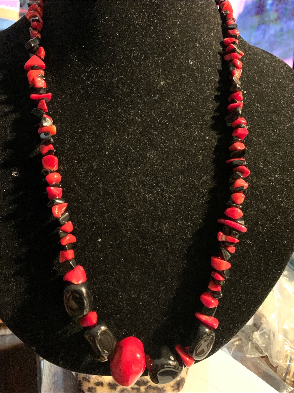 Vintage Natural Red & Black Coral Chips Stone Necklace